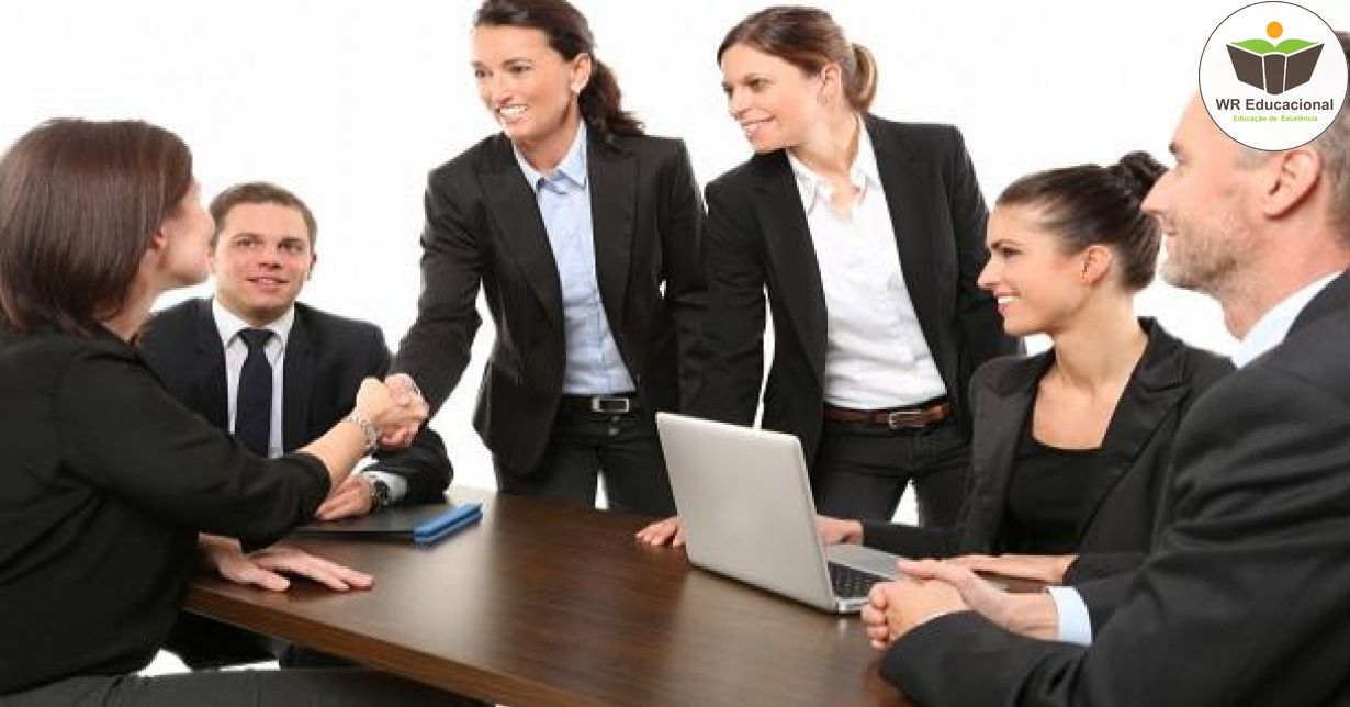 INTRODUÇÃO À CHEFIA E LIDERANÇA