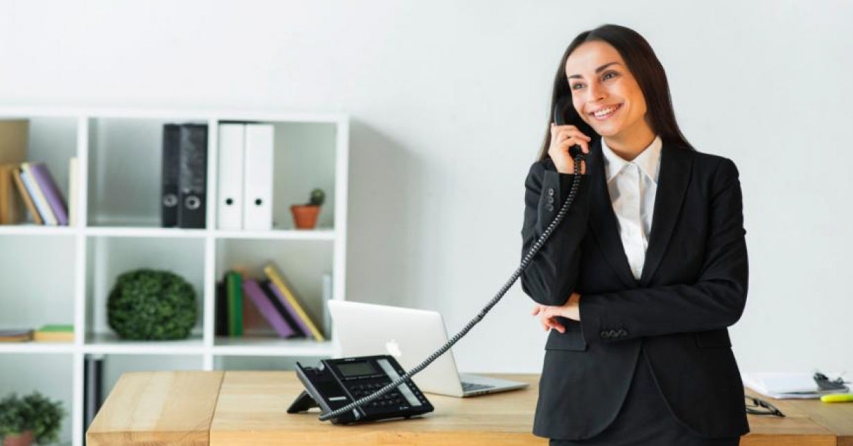 TÉCNICAS DE ATENDIMENTO AO CLIENTE NO SERVIÇO DE ATENDENTE E RECEPÇÃO