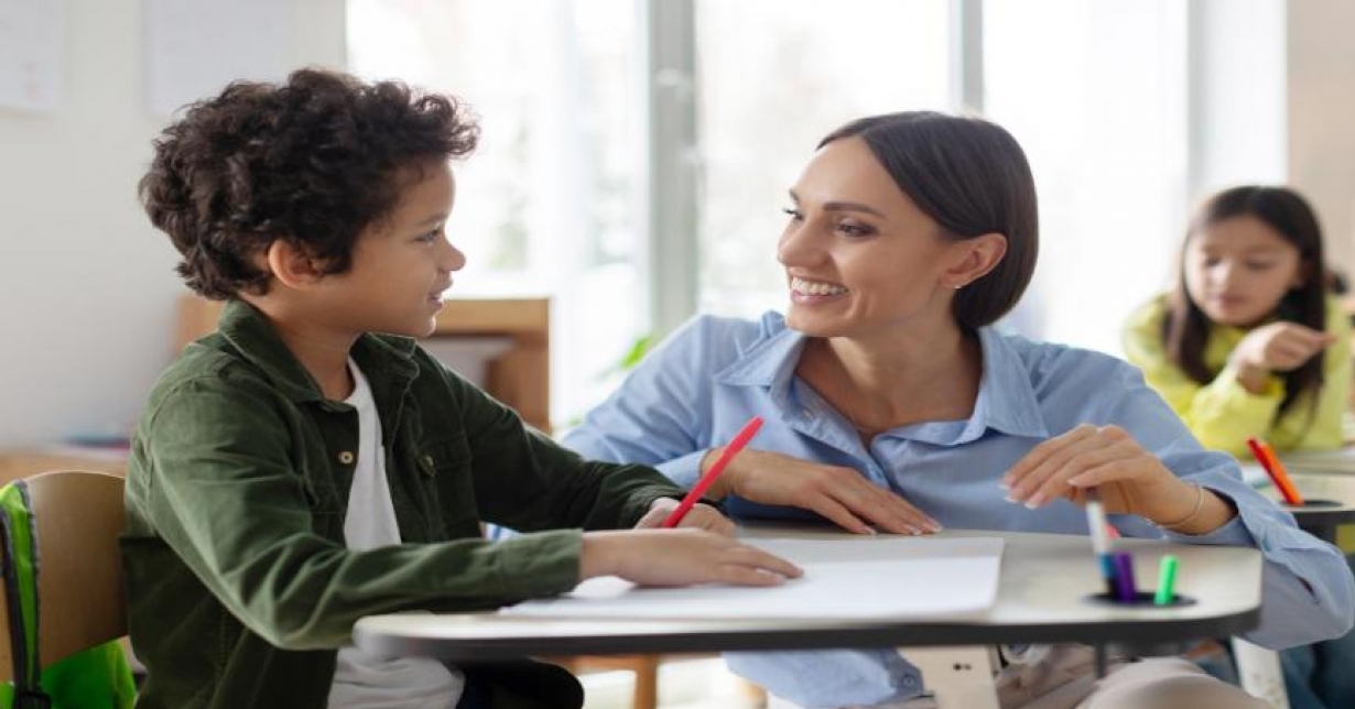 INTRODUÇÃO À ASSISTÊNCIA EDUCACIONAL