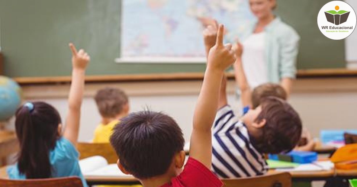 O PAPEL DO INTÉRPRETE DE LIBRAS NA SALA DE AULA