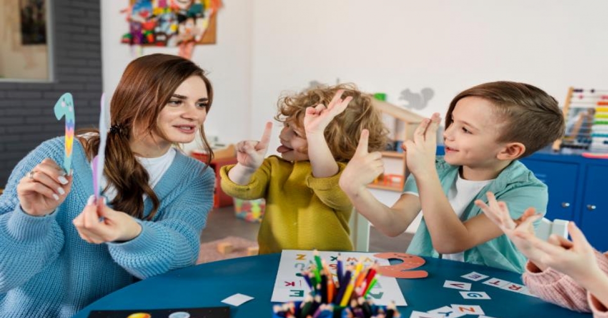 PEDAGOGIA CRIATIVA PARA A PRIMEIRA INFÂNCIA